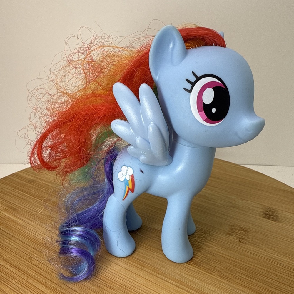 Hasbro My Little Pony Friendship is‎ Magic Mane Rainbow Dash Classic Figure 2016